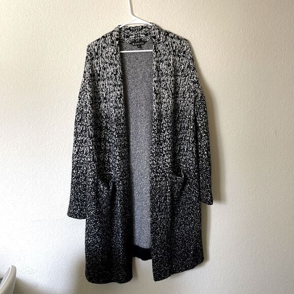 Athleta | Ombré Long Cardigan Black White Sweater Size M - Picture 2 of 4